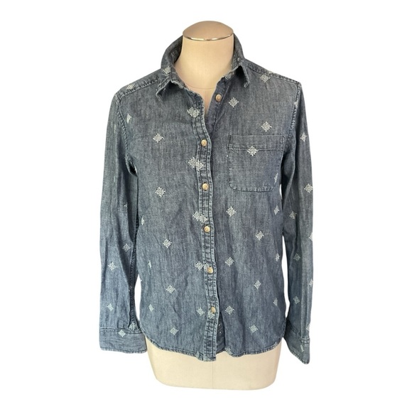 American Eagle Embroidered Chambray Button-Up Shirt – Size XS - Picture 3 of 7
